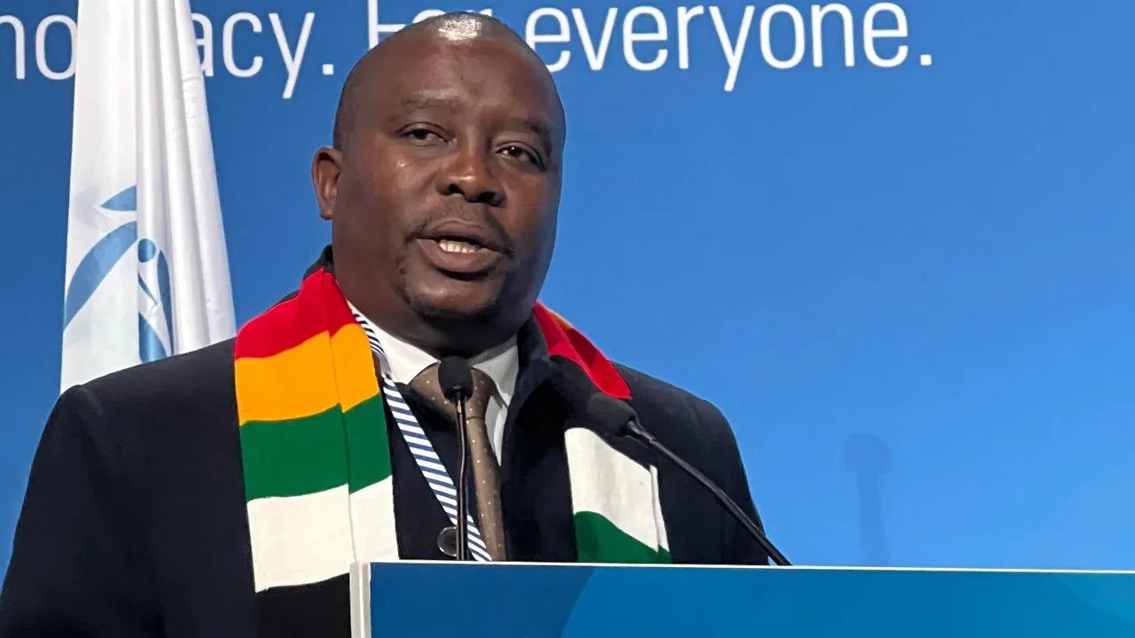 Zimbabwe Deputy Minister Mnangagwa Oversees Hunyani United Launch For Local Youth