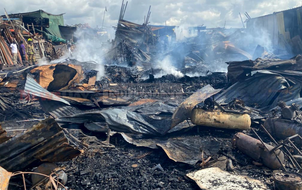 Massive Fire Destroys Harare’s Magaba Trading Complex In Mbare Again