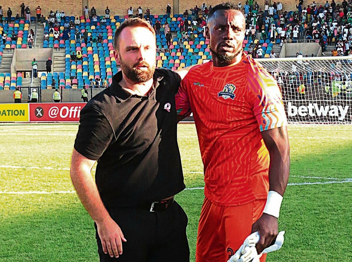 Marumo Gallants goalkeeper Washington Arubi and coach Alexandre Lafitte